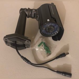 Waterproof IR Camera (1/3” HAD CCD 700 TVL 42 LEDs 65 Ft)